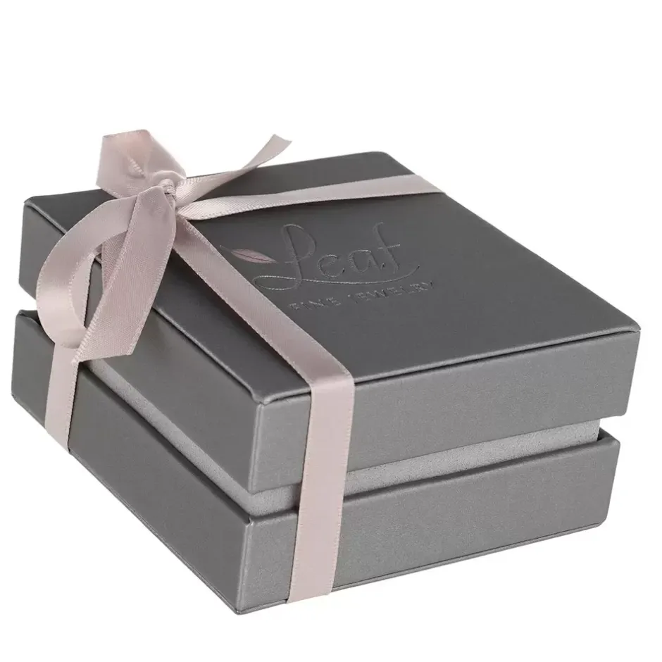 creole_circle_m_mit_diama_5-1.webp Creole Circle M mit Diamanten, 30mm, 18 Karat Weißgold-LEAF Best