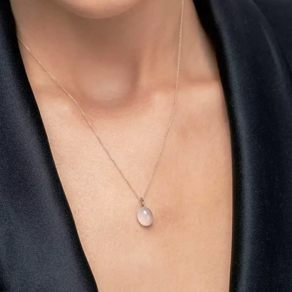 halskette_cabochon_ii__ka_1-1.webp Halskette Cabochon II, 14 Karat Rosegold, Rosenquarz-LEAF Discount