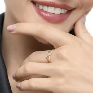 Infinityring mit Diamanten, 18 Karat Rosegold-LEAF Best