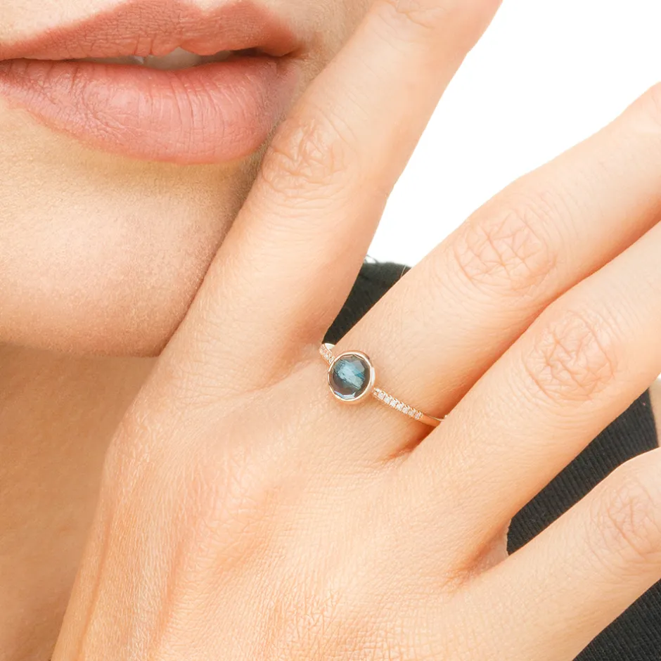 ring_blue_topas_mit_diama_1-1.webp Ring Blue Topas mit Diamanten, 14 Karat Rosegold-LEAF Discount