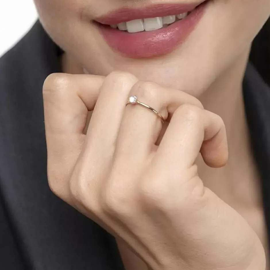 ring_cabochon__karat_gelb_3-1.webp Ring Cabochon, 14 Karat Gelbgold, Mondstein-LEAF Sale