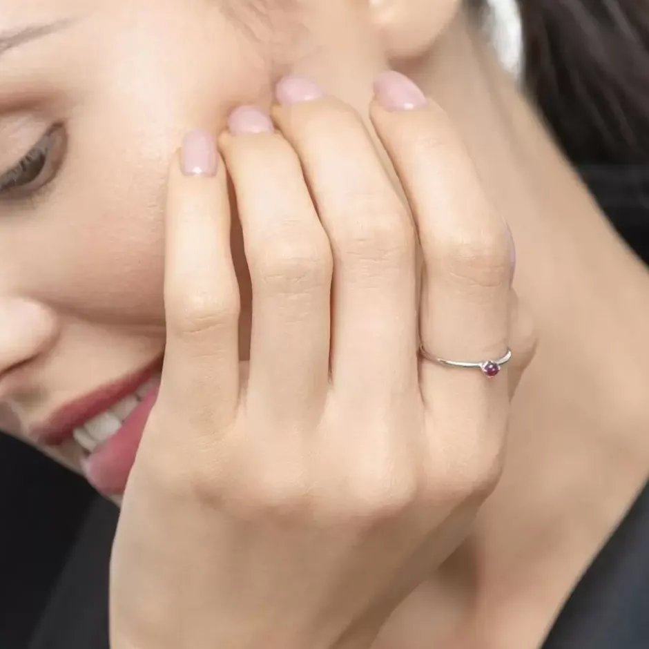 ring_cabochon__karat_weig_4-1.webp Ring Cabochon, 14 Karat Weißgold, Rubin-LEAF Discount