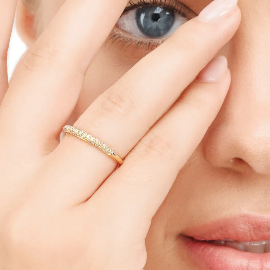 ring_dazzle_mit_diamanten_2-2.webp Ring DAZZLE mit Diamanten, 14 Karat Gelbgold-LEAF Online