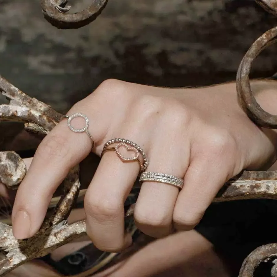 ring_herz_mit_diamanten___2-2.webp Ring Herz mit Diamanten, 18 Karat Gelbgold-LEAF Clearance