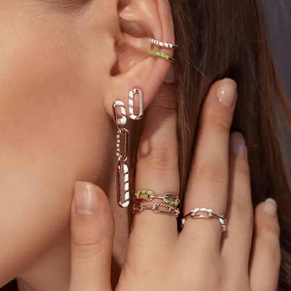silber_earcuff_gelbgold_n_2-1.webp Silber Earcuff, Gelbgold, Neon Twist-LEAF Hot