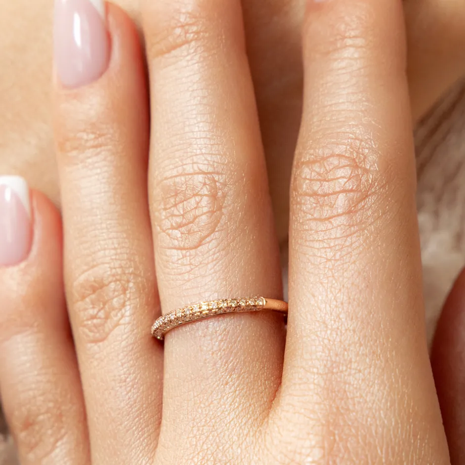 verlobungsring_dazzle_mit_4-1.webp Verlobungsring DAZZLE mit Diamanten, 14 Karat Weißgold-LEAF Online