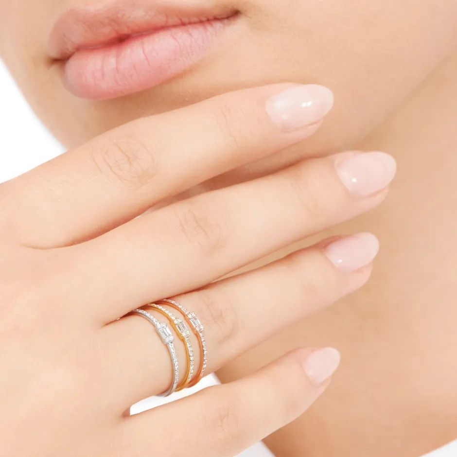 verlobungsring_mit_diaman_3-1.webp Verlobungsring mit Diamanten, Tiny Baguette, 14 Karat Gelbgold-LEAF Fashion