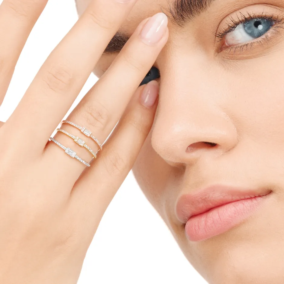 verlobungsring_mit_diaman_3-2.webp Verlobungsring mit Diamanten, Tiny Baguette, 14 Karat Rosegold-LEAF Clearance