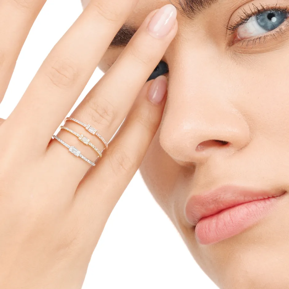 verlobungsring_mit_diaman_4-1.webp Verlobungsring mit Diamanten, Tiny Baguette, 14 Karat Gelbgold-LEAF Fashion